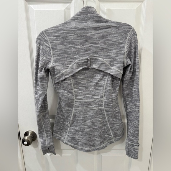 Lululemon Women's Define Heathered Gray Work Out Jacket - Picture 6 of 6
